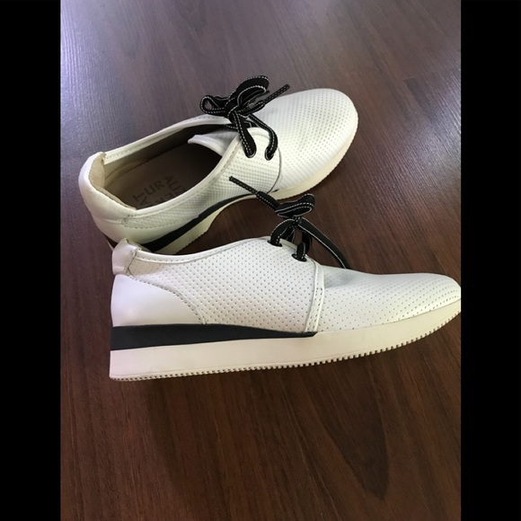 Naturalizer Jaque Women White Shoes Size 4M - Picture 2 of 4